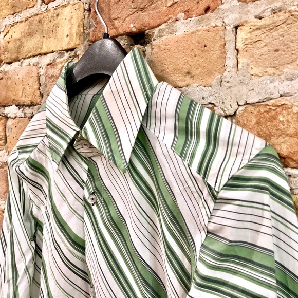 H&M Men's Green And White Striped Button Front No Tuck Shirt Small - Picture 5 of 9